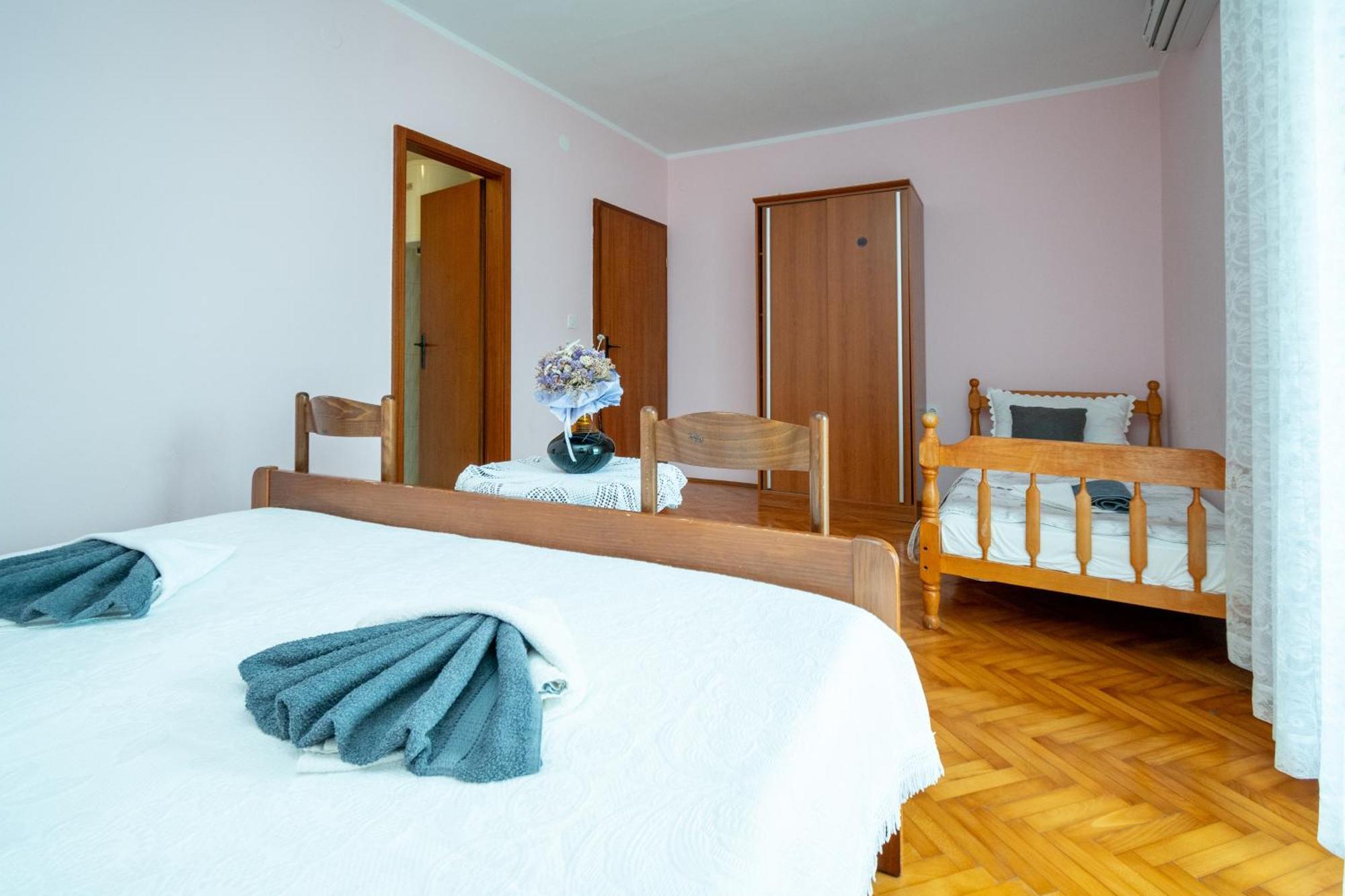 Double Room Zubovici 16063A Luaran gambar